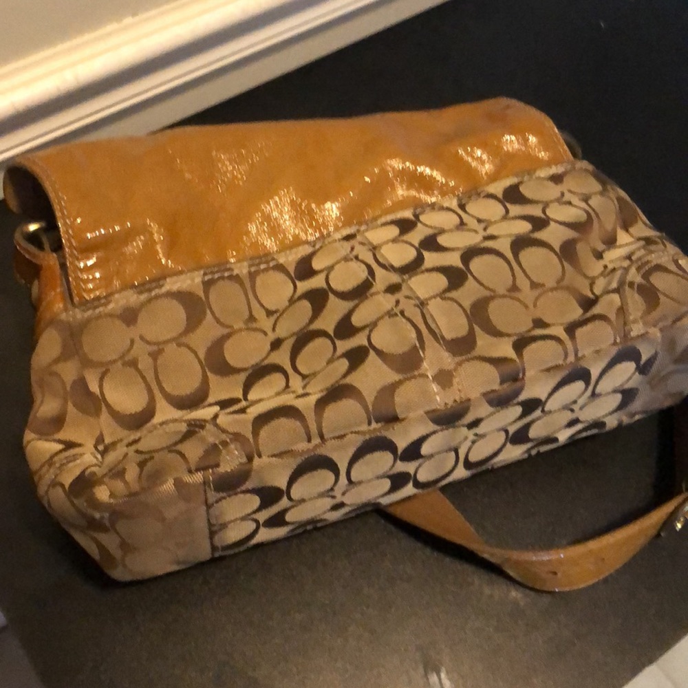 Coach purse - Picture 2 of 5